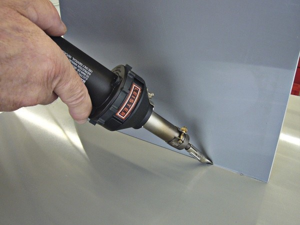 Ручной аппарат горячего воздуха HOT JET S приварка пластиковых деталей с помощью насадки Ручной аппарат горячего воздуха HOT JET S приварка пластиковых деталей с помощью насадки