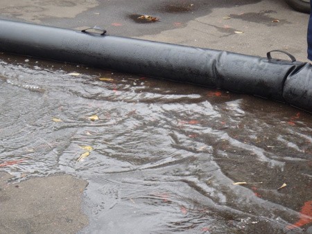 Заграждение мобильное для ограничения разлива воды, со специальным уплотнением. Тип 1 -10, 15х0,21м. Заграждение мобильное для ограничения разлива воды, со специальным уплотнением. Тип 1 -10, 15х0,21м.